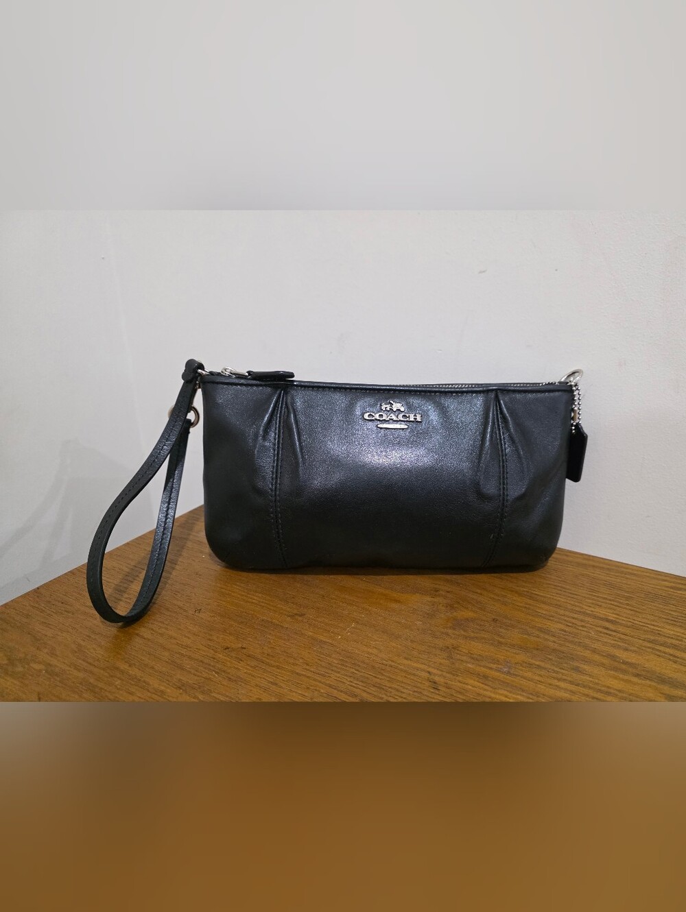 like New!Coach Black soft leather wristlet/small Satchel bag